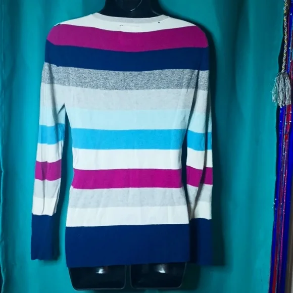 Women's sweater - Picture 2 of 2